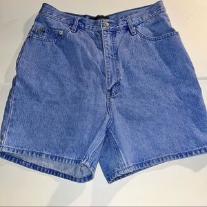 “Mom” shorts